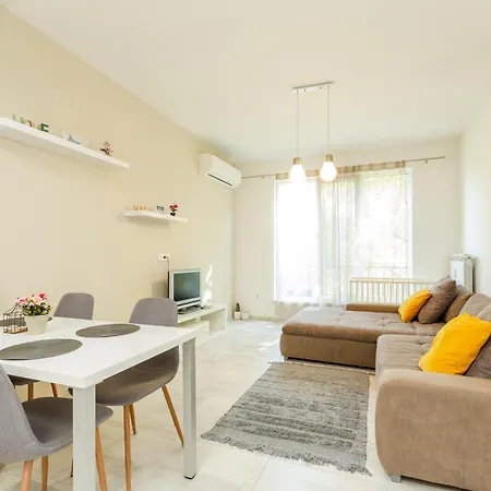 2 Bedroom In The Heart Of