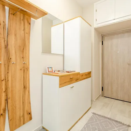 Apartment 2 Bedroom In The Heart Of
