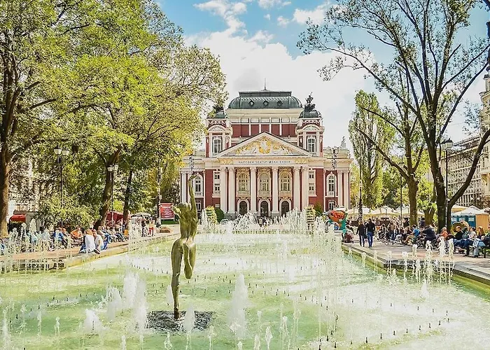 Apartment 2 Bedroom In The Heart Of *