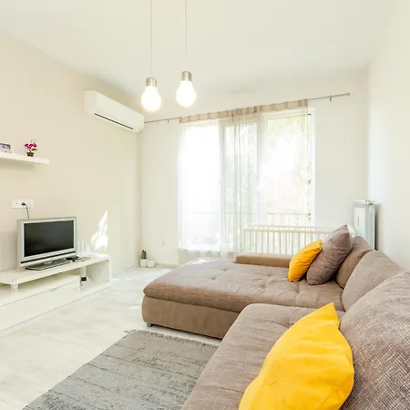 Apartament 2 Bedroom In The Heart Of Sofia