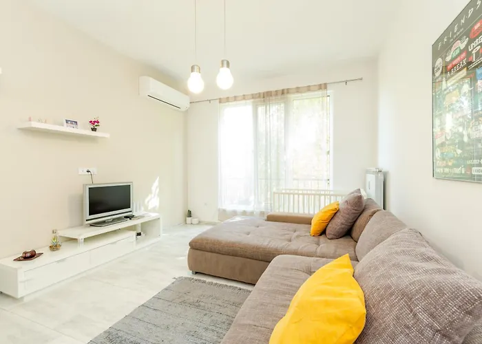 Daire 2 Bedroom In The Heart Of Sofya