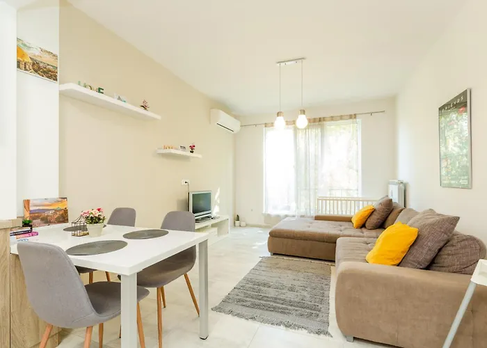 2 Bedroom In The Heart Of